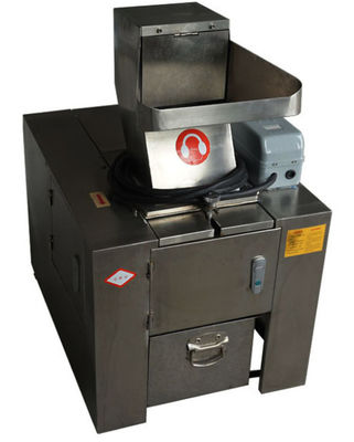 SS304 Meat Processing Equipment , 600kg/h Animal Bone Crusher Machine