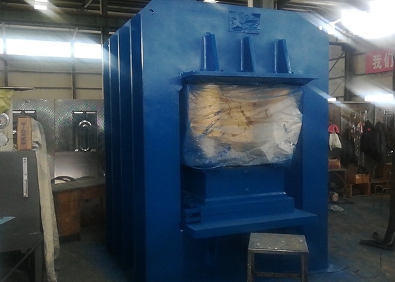 Centralized 15kw 2500T Steel Door Embossing Machine Hydraulic Press